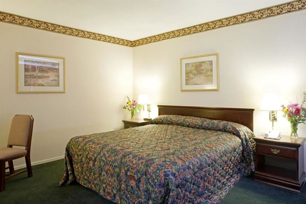Americas Best Value - Sky Ranch Motel